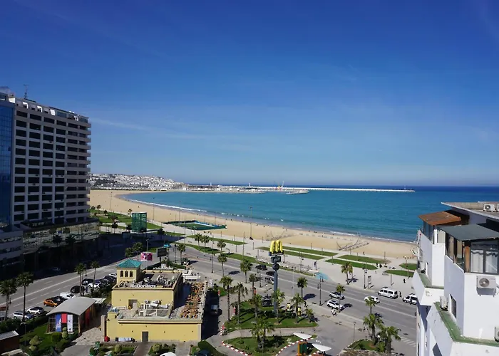 Appartement Cosy A Malabata Plage - Bord De Mer Et Gare Tgv 3\' A Pied, Tanger City Mall A 2\' A Pied - Parking, Wifi, Iptv, Ac